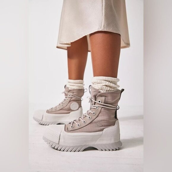 Free People x Converse Chuck Taylor All Star Lugged 2.0 Mid Sneakers Size W 9.5 - Picture 1 of 14